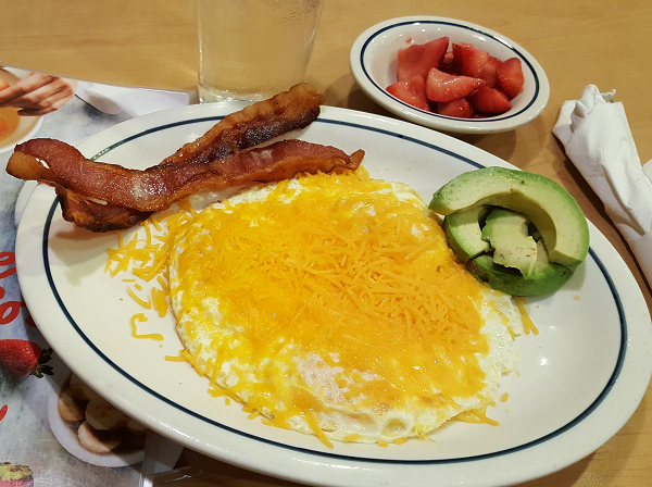 The 10 Best & Worst Orders at IHOP, According to Nutritionists